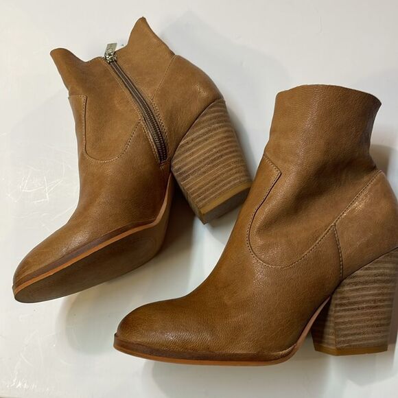 Isola’ Brown Leather Ankle Boots Women’s Size 6 Side Zip Stacked Heel Booties - Picture 5 of 11